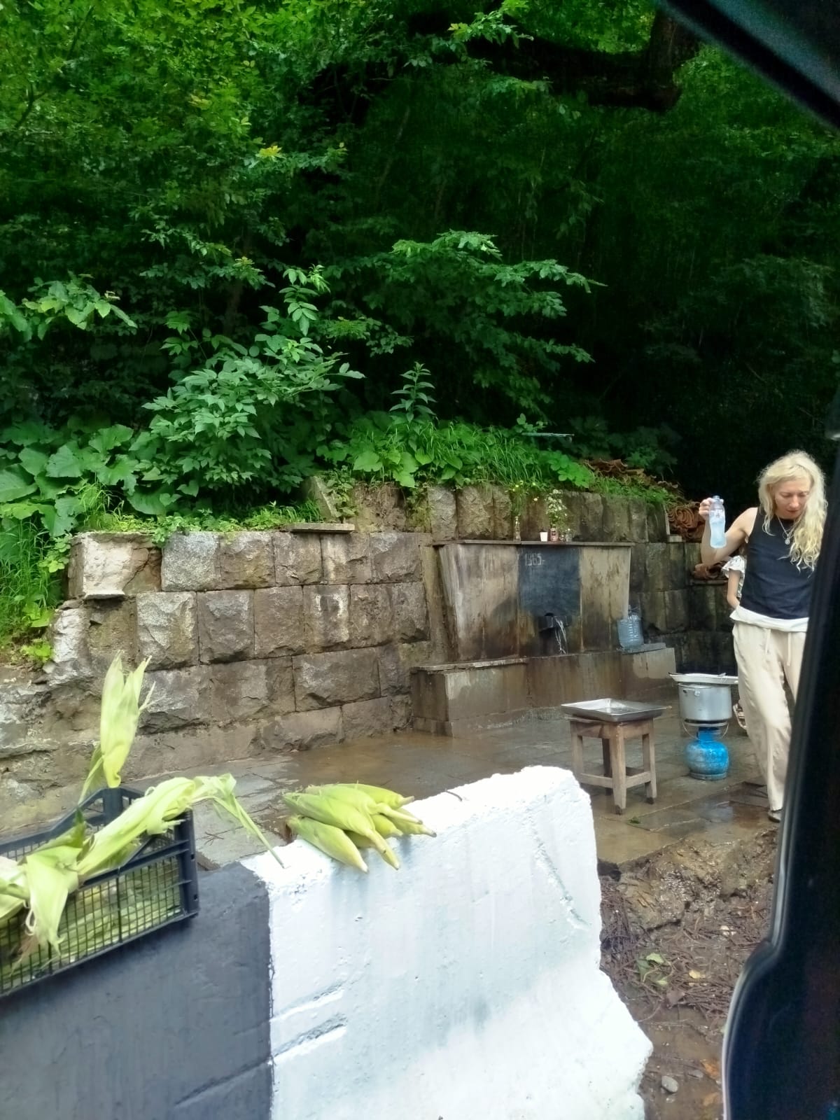 Local mountain spring water and boiled corn near Nakerala Pass